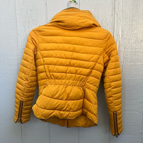 Zara Yellow Puffer with Hidden Hood & Faux Fur Lining. Size Small - Picture 5 of 7